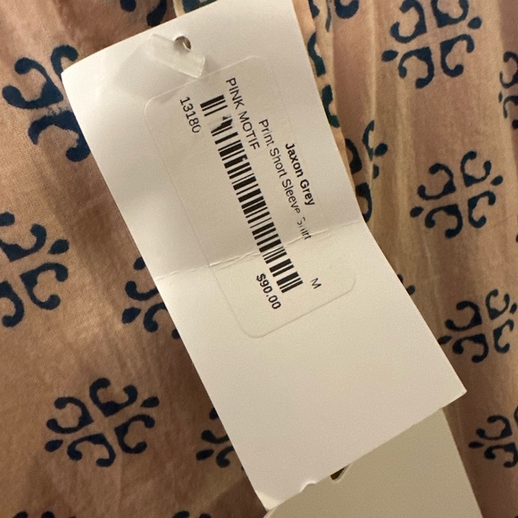 Pink short sleeve button down men’s casual shirt size medium. Tag still on it. - Picture 2 of 3